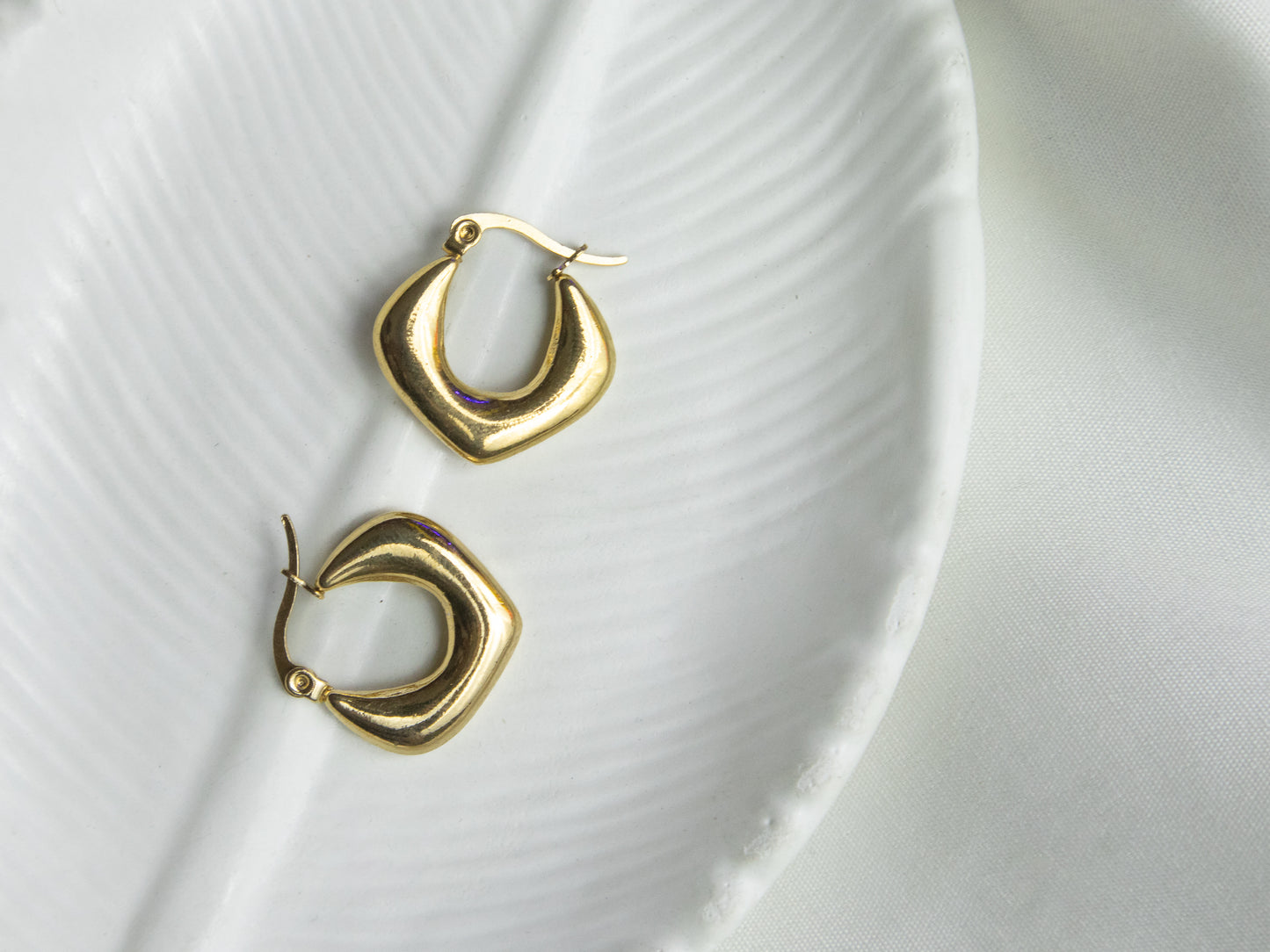 Gold-Plated Felicity Hoops | Minis